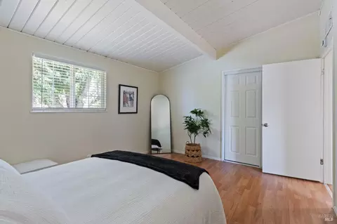 Bedroom - 305 Baywood Dr, Vallejo, CA 94591 photo 3 of 7