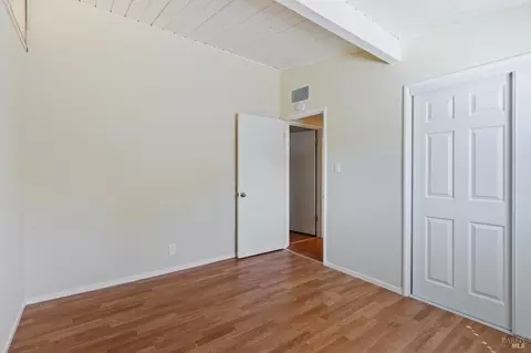 Bedroom - 305 Baywood Dr, Vallejo, CA 94591 photo 5 of 7