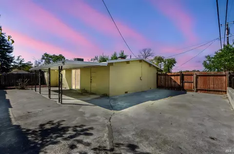 Exterior - 305 Baywood Dr, Vallejo, CA 94591 photo 3 of 10