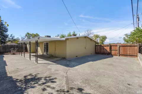 Exterior - 305 Baywood Dr, Vallejo, CA 94591 photo 4 of 10