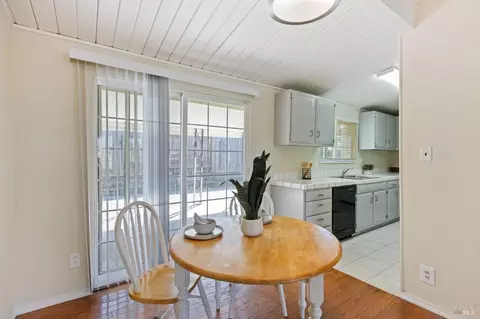 Dining - 305 Baywood Dr, Vallejo, CA 94591 photo 2 of 2