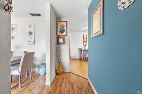Entry Way - 392 Winchester St, Vallejo, CA 94590 photo 2 of 4