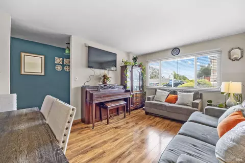 Living - 392 Winchester St, Vallejo, CA 94590 photo 1 of 1