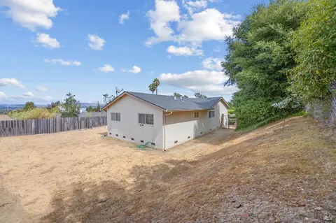 Exterior - 392 Winchester St, Vallejo, CA 94590 photo 3 of 4