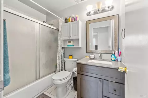 Bath - 392 Winchester St, Vallejo, CA 94590 photo 1 of 2
