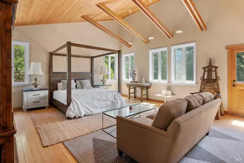 Bedroom - 4901 Little Mill Creek Rd, Philo, CA 95466 photo 1 of 4