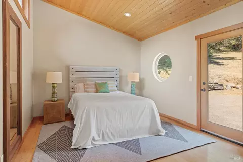 Bedroom - 4901 Little Mill Creek Rd, Philo, CA 95466 photo 3 of 4