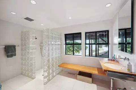 Bath - 1090 Bart Rd, Sonoma, CA 95476 photo 3 of 3