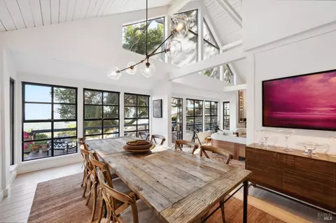 Dining - 1090 Bart Rd, Sonoma, CA 95476 photo 2 of 4