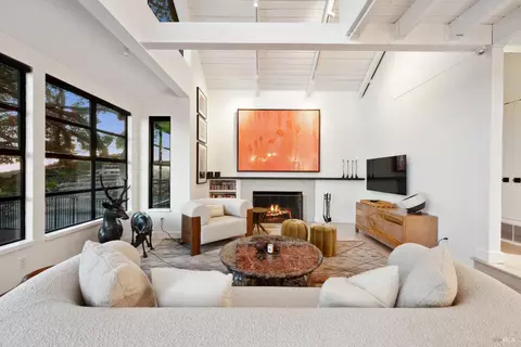 Living - 1090 Bart Rd, Sonoma, CA 95476 photo 2 of 4