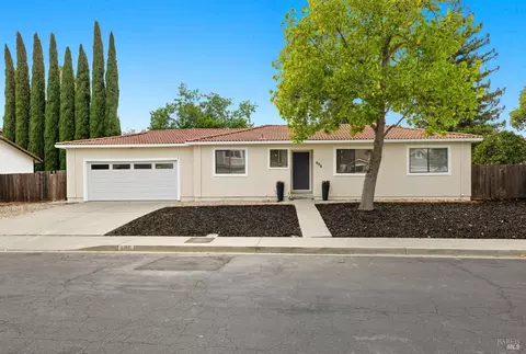 606 Saint Andrews Dr, Vacaville, CA 95687