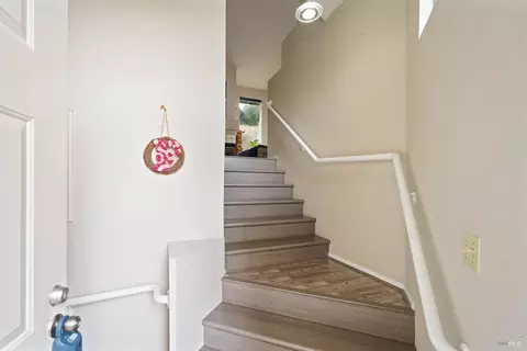 Entry Way - 416 Lighthouse Ct, Hercules, CA 94547 photo 1 of 2