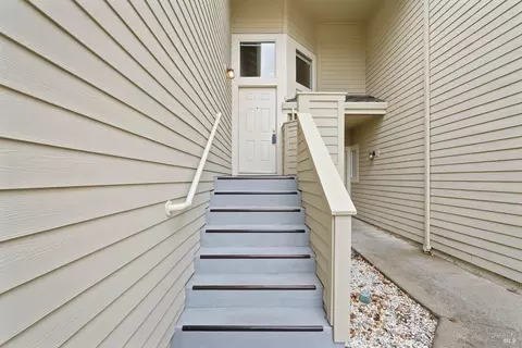 Exterior - 416 Lighthouse Ct, Hercules, CA 94547 photo 2 of 3