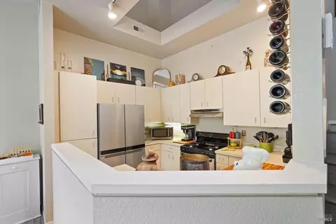 Kitchen - 416 Lighthouse Ct, Hercules, CA 94547 photo 1 of 5