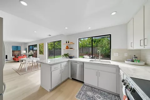 Kitchen - 32 Basinside Way, Alameda, CA 94502 photo 1 of 5