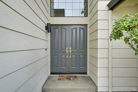 Entry Way - 32 Basinside Way, Alameda, CA 94502 photo 6 of 6
