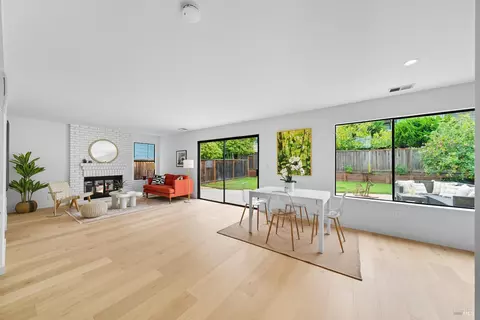 Living - 32 Basinside Way, Alameda, CA 94502 photo 5 of 7