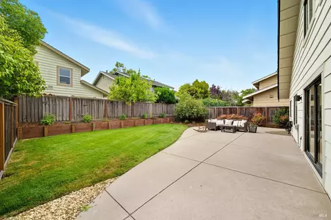 Exterior - 32 Basinside Way, Alameda, CA 94502 photo 2 of 4