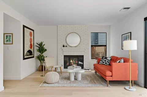 Living - 32 Basinside Way, Alameda, CA 94502 photo 6 of 7