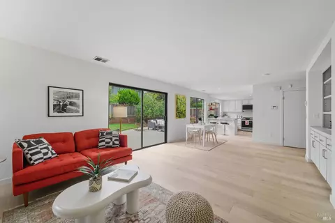 Living - 32 Basinside Way, Alameda, CA 94502 photo 7 of 7