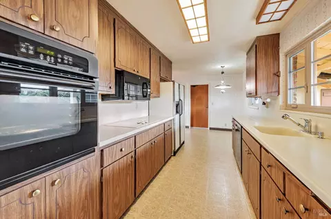 Kitchen - 12 Devonshire Dr, Novato, CA 94947 photo 2 of 3