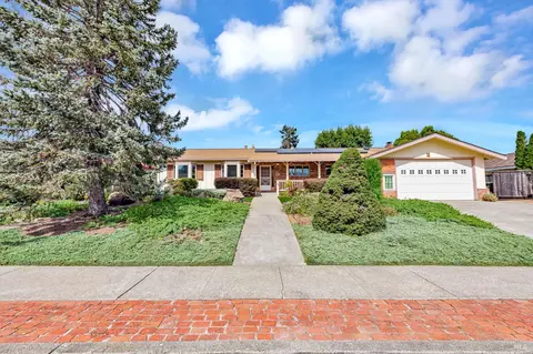 12 Devonshire Dr, Novato, CA 94947