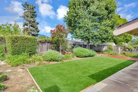 Exterior - 12 Devonshire Dr, Novato, CA 94947 photo 15 of 17