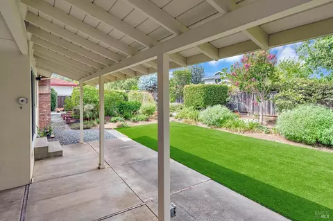 Exterior - 12 Devonshire Dr, Novato, CA 94947 photo 10 of 17