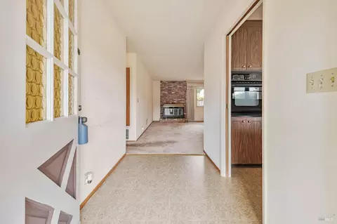 Entry Way - 12 Devonshire Dr, Novato, CA 94947 photo 1 of 2