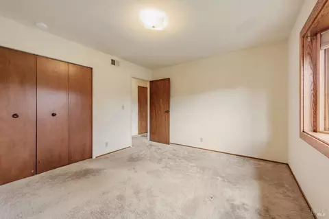 Bedroom - 12 Devonshire Dr, Novato, CA 94947 photo 4 of 6
