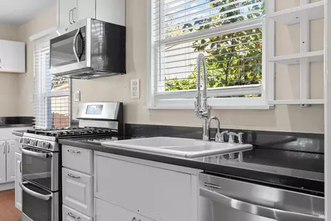 Kitchen - 600 Buss Ave, Vallejo, CA 94591 photo 2 of 2