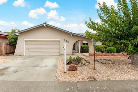 182 Carlsbad Cir, Vacaville, CA 95687