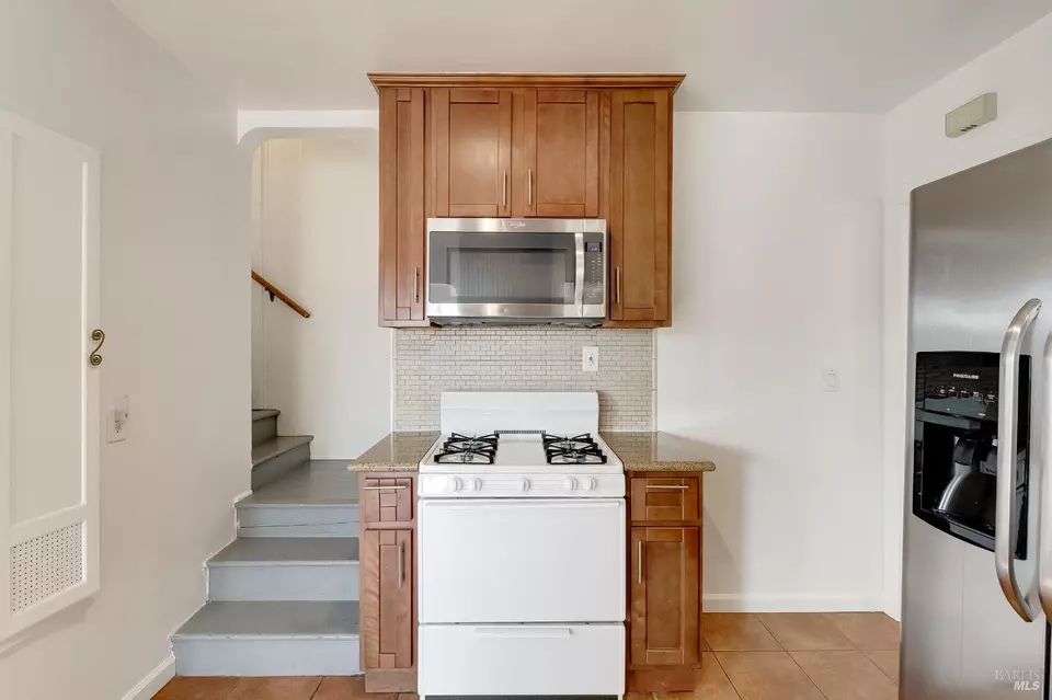 Kitchen - 121 California St, Vallejo, CA 94590 photo 6 of 8