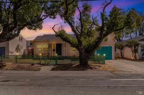 Exterior - 121 California St, Vallejo, CA 94590 photo 1 of 15