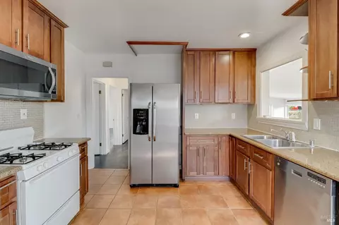 Kitchen - 121 California St, Vallejo, CA 94590 photo 1 of 8