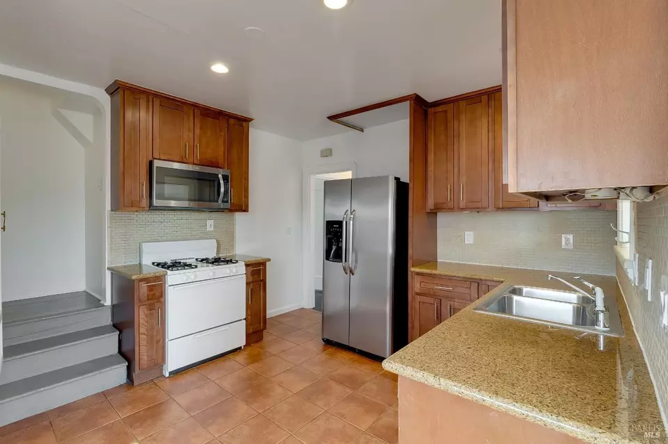 Kitchen - 121 California St, Vallejo, CA 94590 photo 5 of 8