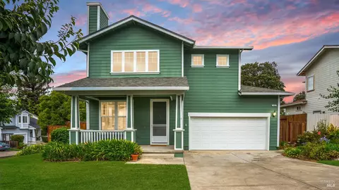 469 Christensen Ln, Cotati, CA 94931