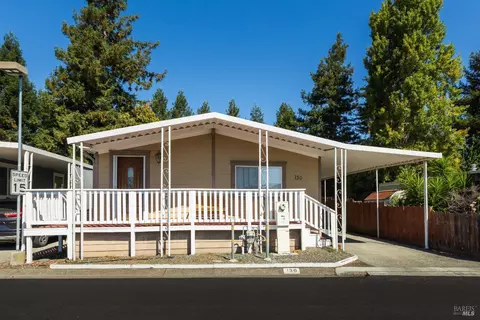 130 Estrella Dr, Rohnert Park, CA 94928