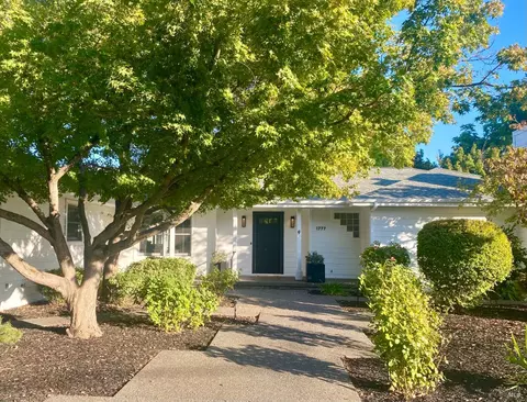 1777 Adams St, Saint Helena, CA 94574