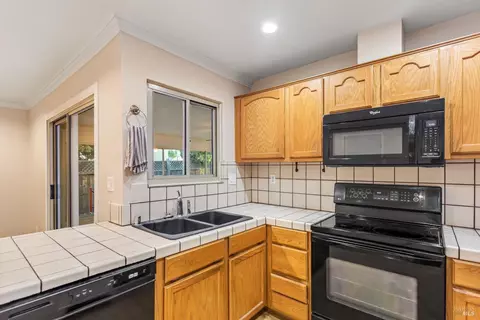 Kitchen - 171 Clipper Dr, Pittsburg, CA 94565 photo 1 of 1