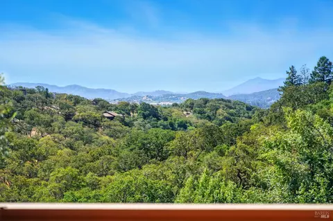 1 Lockton Ln, Novato, CA 94945