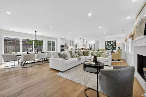 2092 Grace Dr, Santa Rosa, CA 95404