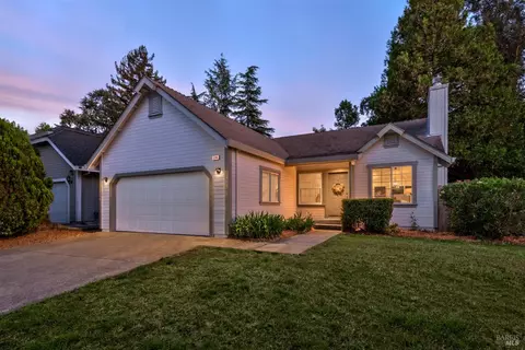 5086 Charmian Dr, Santa Rosa, CA 95409