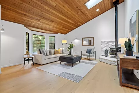 Living - 5925 Fredricks Rd, Sebastopol, CA 95472 photo 1 of 3