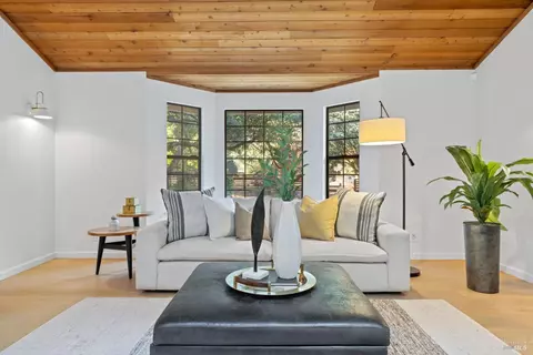 Living - 5925 Fredricks Rd, Sebastopol, CA 95472 photo 2 of 3