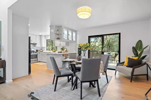 Dining - 5925 Fredricks Rd, Sebastopol, CA 95472 photo 2 of 4