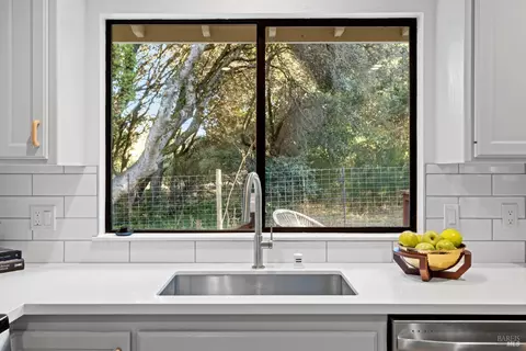 Kitchen - 5925 Fredricks Rd, Sebastopol, CA 95472 photo 4 of 6