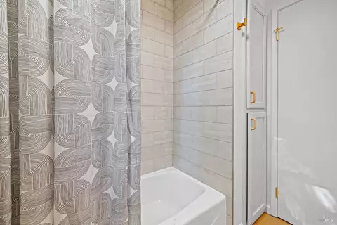 Bath - 5925 Fredricks Rd, Sebastopol, CA 95472 photo 1 of 6