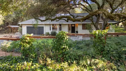 5925 Fredricks Rd, Sebastopol, CA 95472