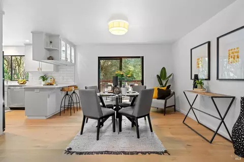 Dining - 5925 Fredricks Rd, Sebastopol, CA 95472 photo 3 of 4